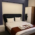Hotel Vira