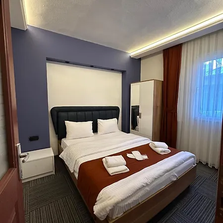 Hotel Vira